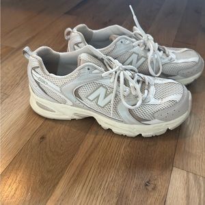 New Balance 530 Beige/White size 9/Men’s 7.5
